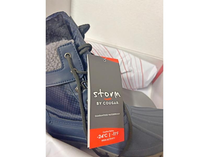New Storm Size 8 Boots