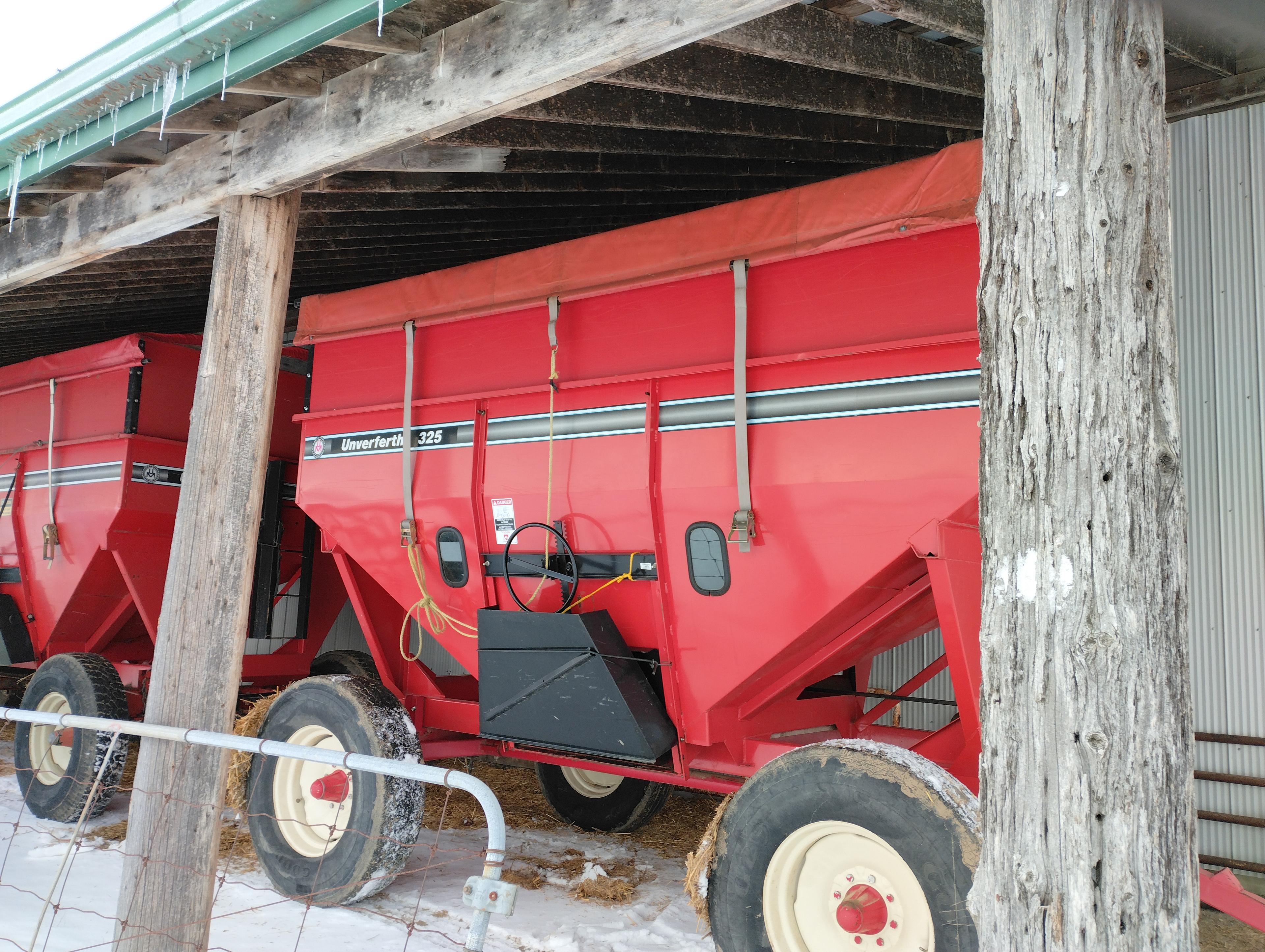 Unverferth 325 Grain Wagon With Bin Extension & Tarp