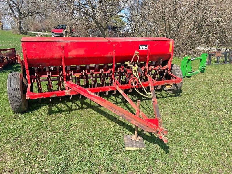 33 MF 15 Run Single Disc Seed Drill