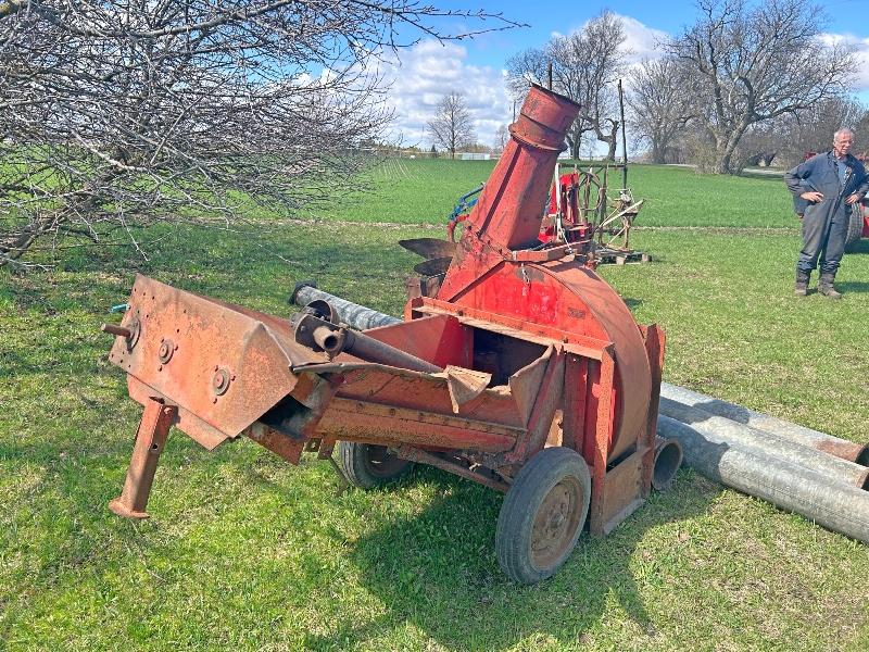 Dion Double Auger Forage Blower with Blower Pipes