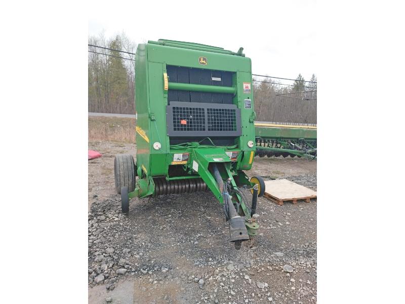 John Deere 457 Round Baler