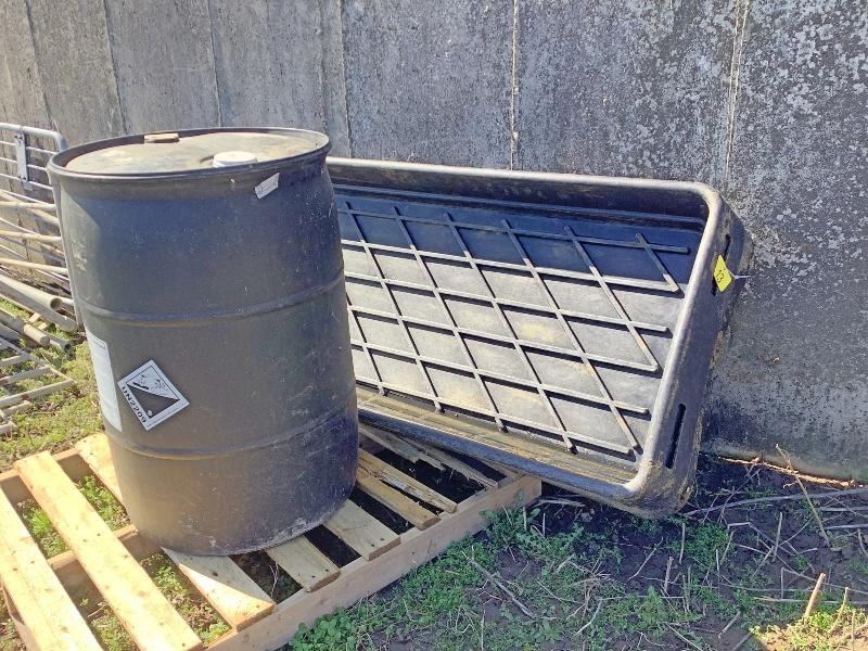 2 Foot Baths & 1/2 Barrel of Footbath Liquid