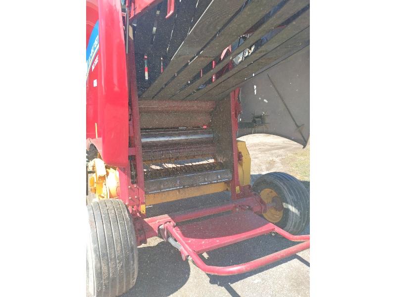 New Holland Roll Belt 450 Round Baler With Bale Slice