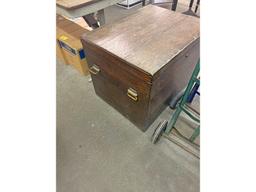 English Moving Chest