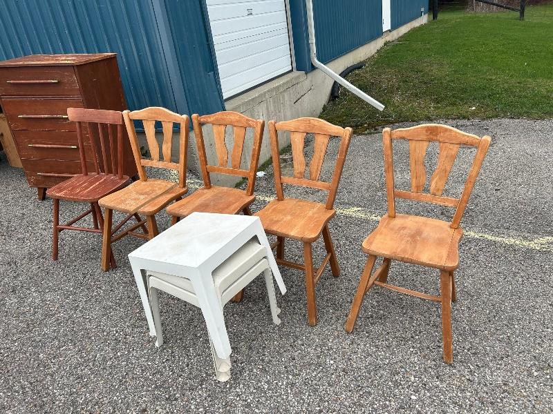 4 Drawer Dresser & Solid Wood Chairs