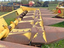 New Holland 974 Corn Head