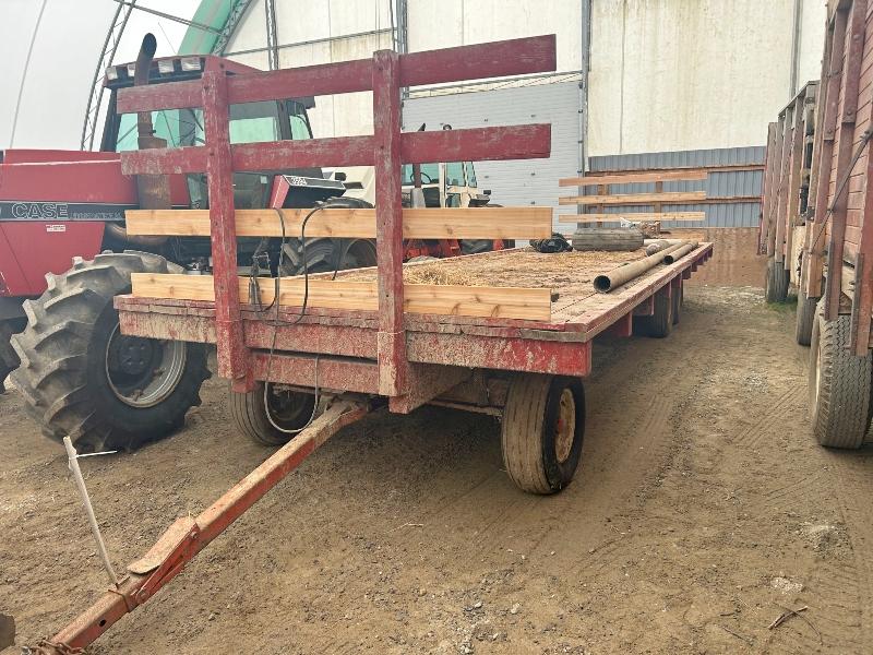 30' Round Bale Wagon With Wood Plank Top