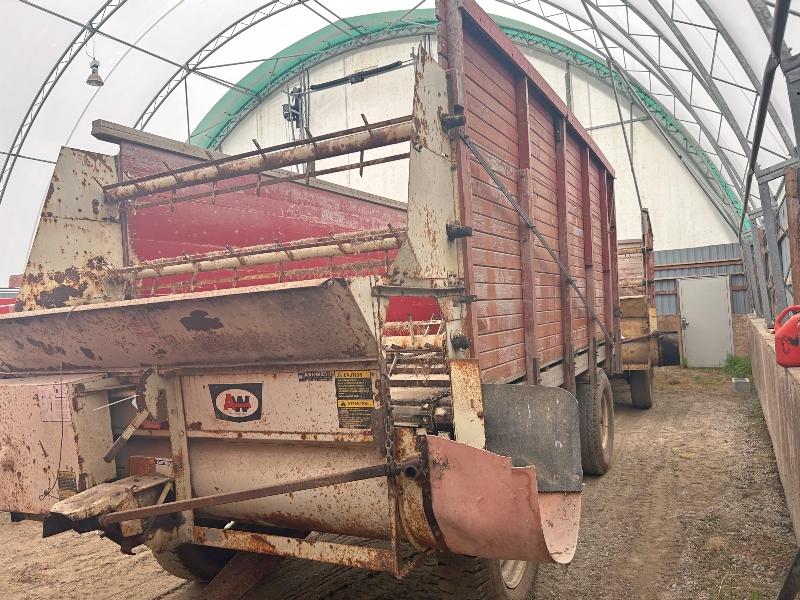 AW 16' Left Hand Unload Forage Wagon