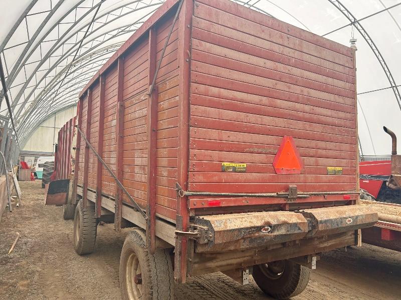 AW 16' Left Hand Unload Forage Wagon