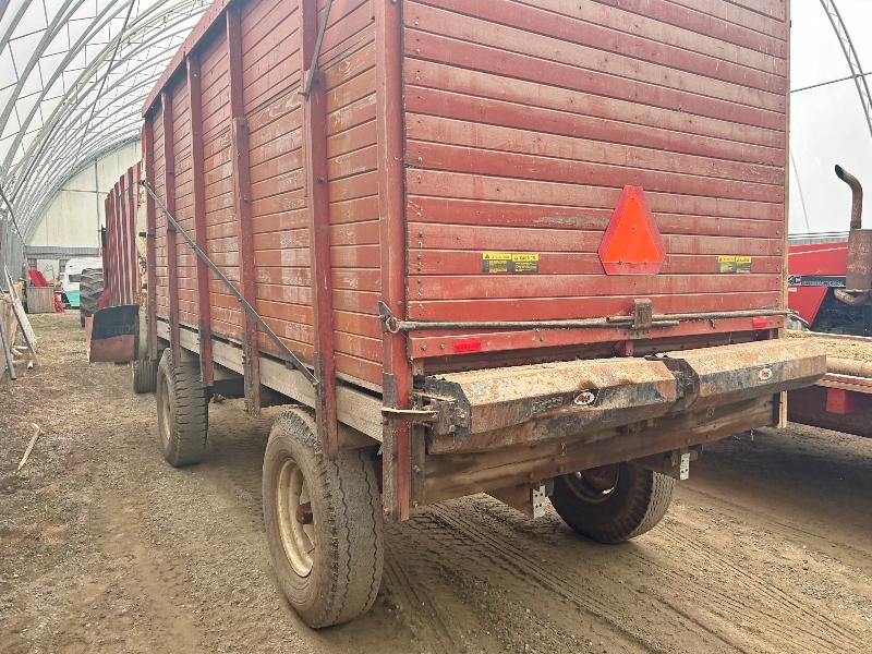 AW 16' Left Hand Unload Forage Wagon