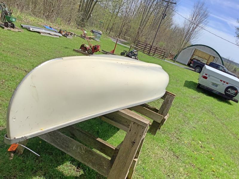 15' Fiberglass Canoe - Has Hole