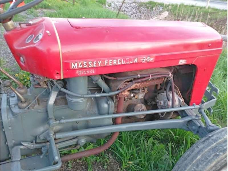 Massey Ferguson 35 Deluxe Gas Tractor