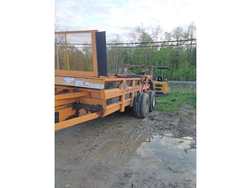 Kuhn Knight Pro Push 2044 Vertical Beater Manure Spreader