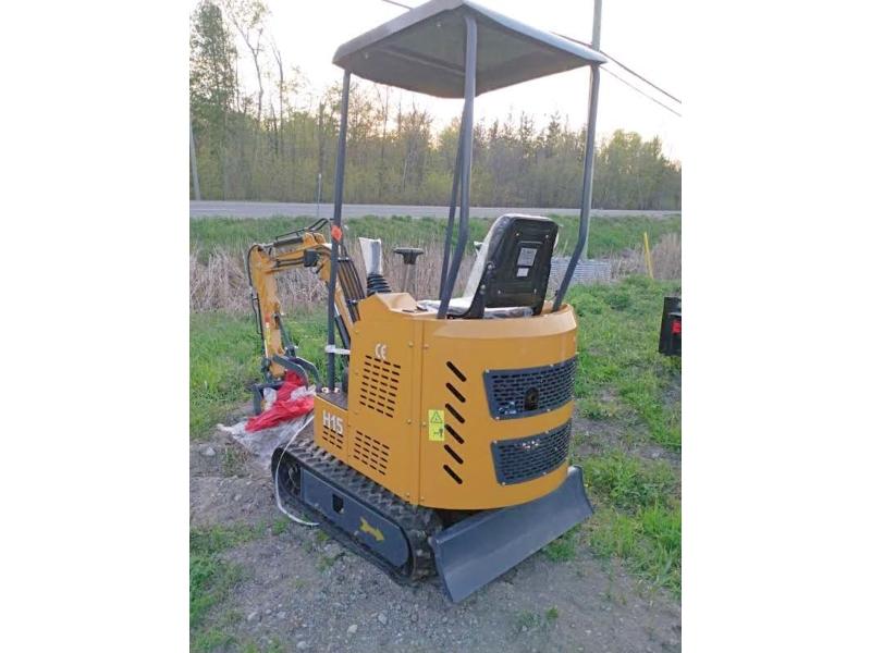 New AGT H15 Mini Excavator - Fixed Thumb