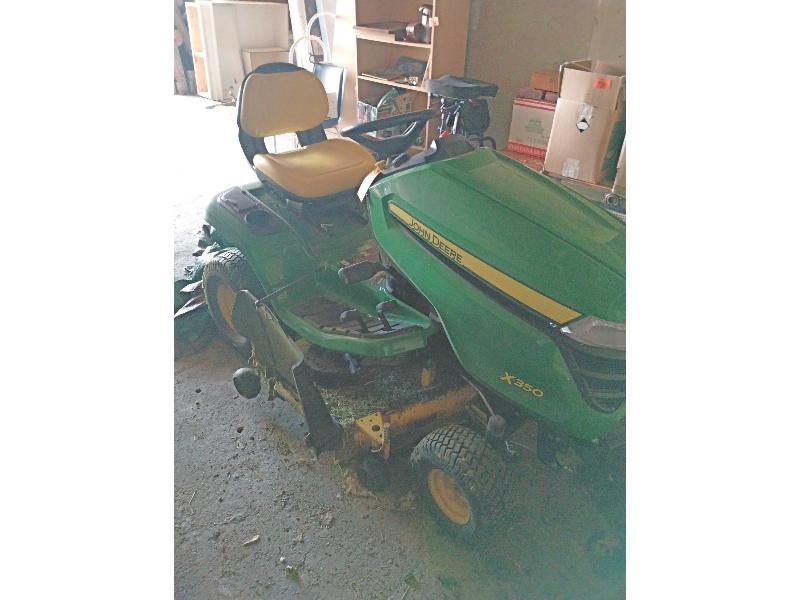 John Deere X350 Lawn Tractor