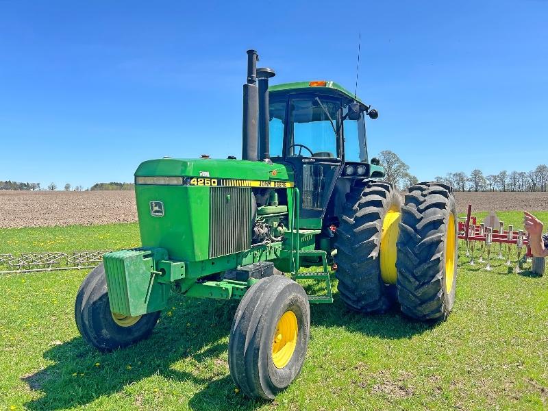 4250 John Deere Cab Tractor