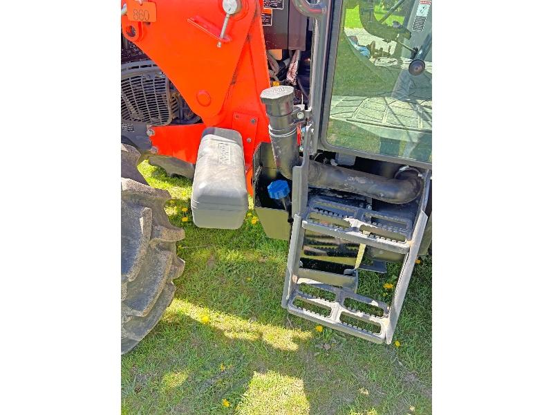 M5-091 Kubota Hydraulic Shuttle Tractor with LA1854 Front End Loader with Alo