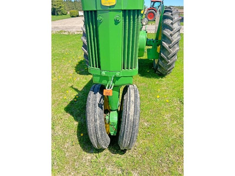 520 John Deere 2 Cylinder, Row Crop, Gas Tractor