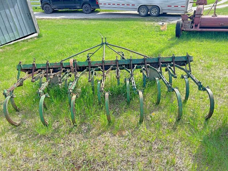 John Deere 10' 3 Pth Cultivator