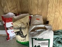 Shavings & Horse Feed