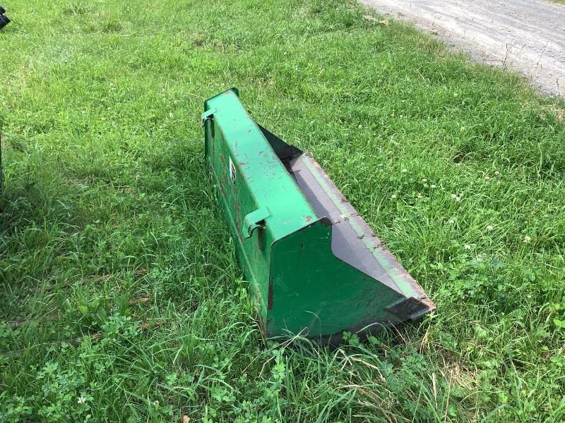 John Deere 2305 Compact MFWD Tractor With 200CX Loader & 260 Backhoe