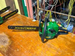 John Deere CS40 Chainsaw - 14" Bar - Runs