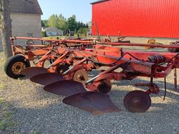 Massey Ferguson 880 4 Furrow Hydraulic Reset Plow