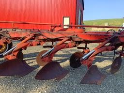 Massey Ferguson 880 4 Furrow Hydraulic Reset Plow