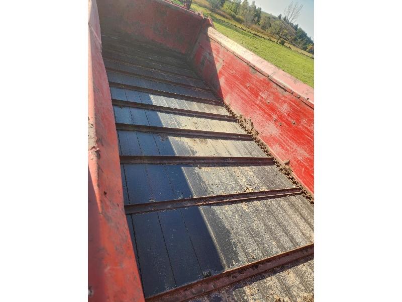 195 New Holland Manure Spreader - Used This Fall