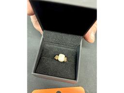 10kt Gold Ring With Opal