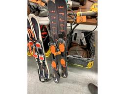 Atomic Snow Blades