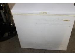 Chest Freezer - Works