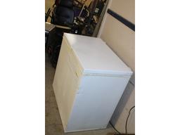 Chest Freezer - Works