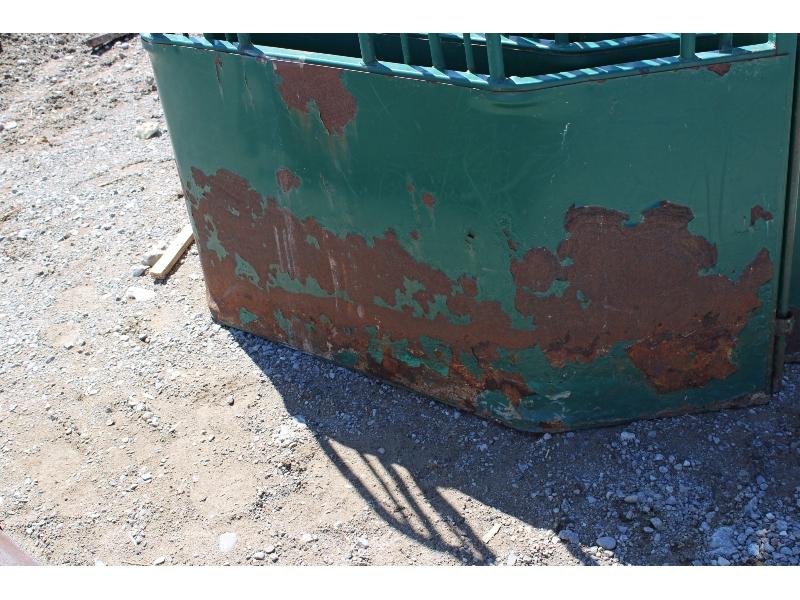 Tombstone Round Bale Feeder