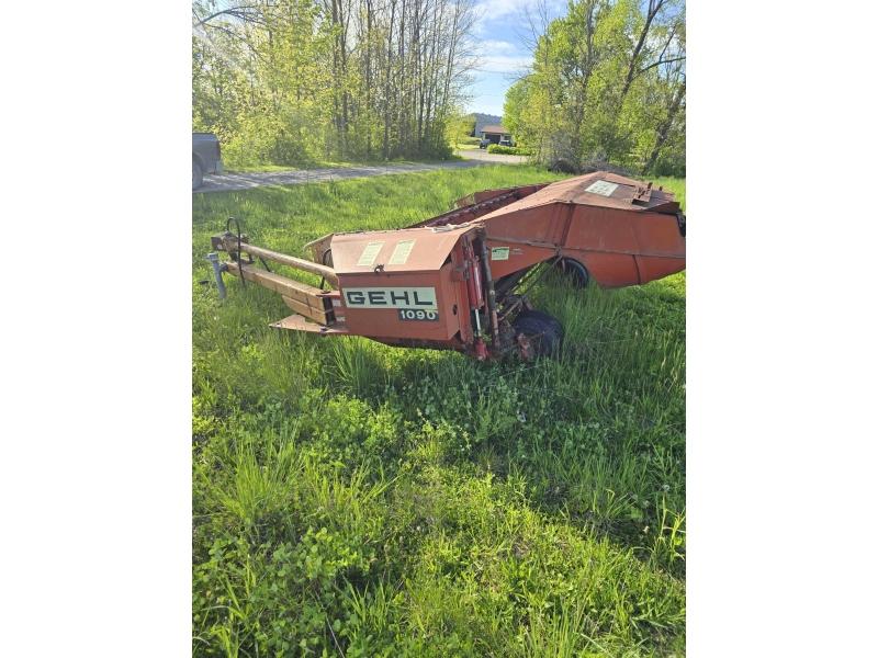 Gehl 1490 Haybine - Works Good, Field Ready Has Extra Guards
