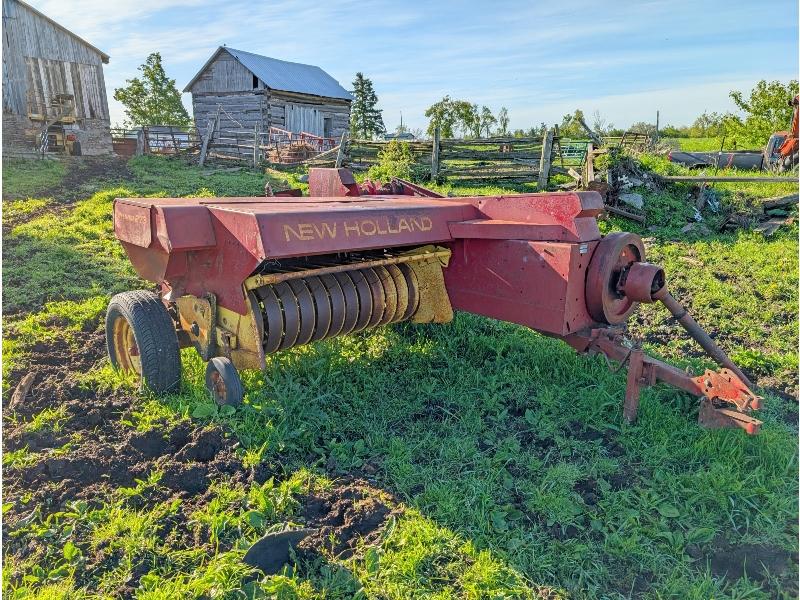 New Holland 273 Square Baler - Works