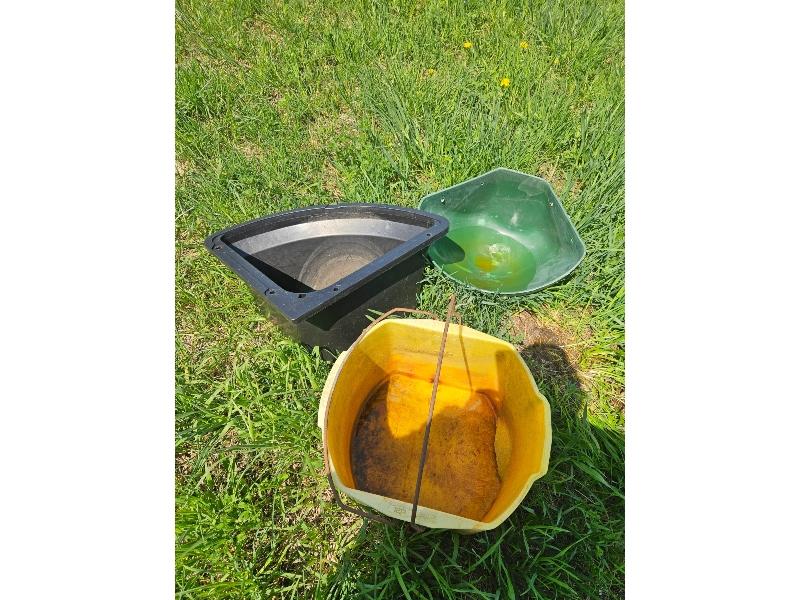 Corner Horse Feeders and Mineral Feeder
