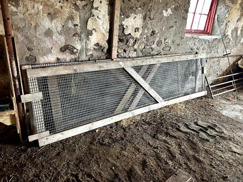 3 Sheep Gates
