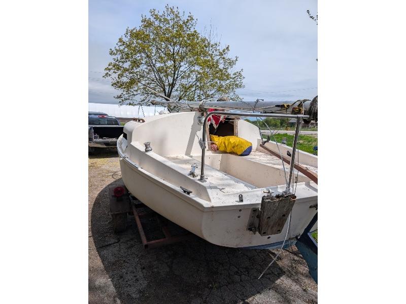 20' Boat and Trailer - No Ownership