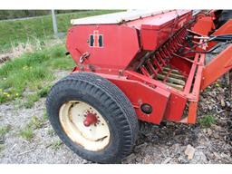 International 510 Seed Drill with Cultiplanter 2