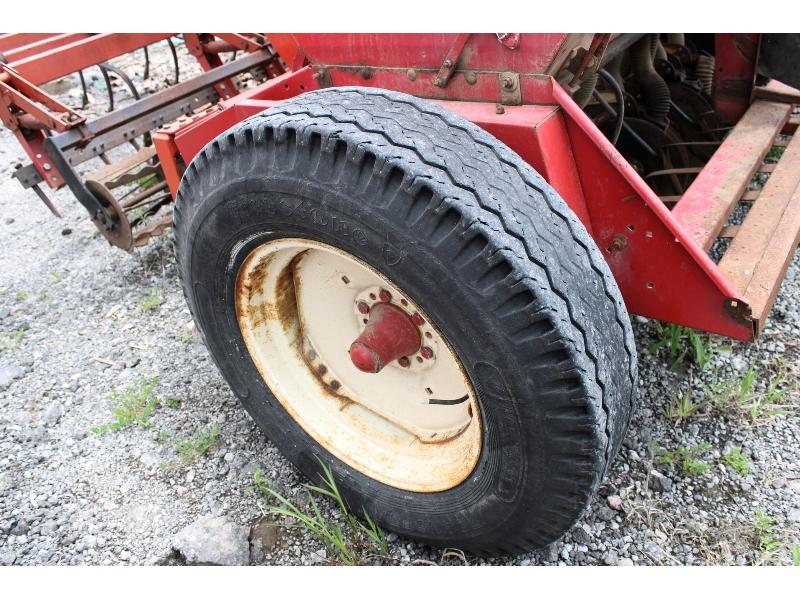International 510 Seed Drill with Cultiplanter 2