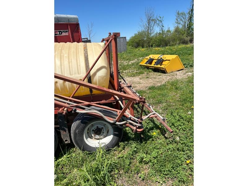 500 Gallon Tandem Sprayer