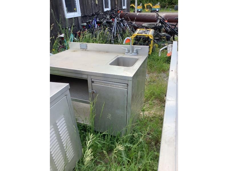 4' Stainless Steel Countertop With Back Splash & Sink