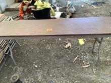 2 Folding Tables