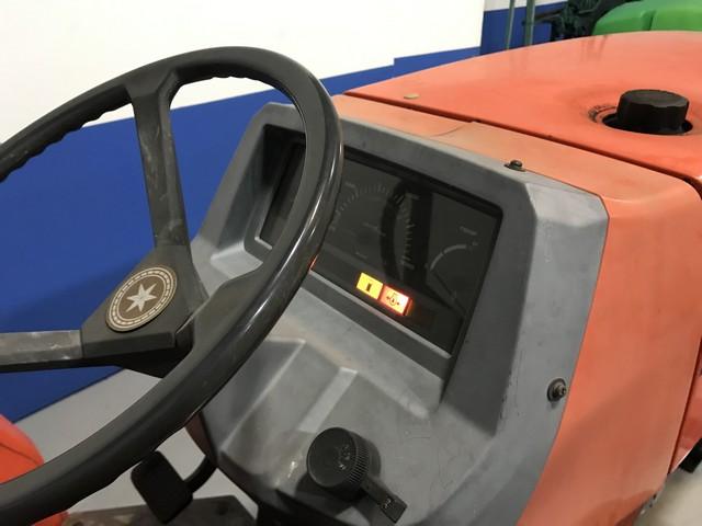 KUBOTA M4700 M470-21369 TRACTOR WITH ATTACHMENT - 4879.4 HOURS
