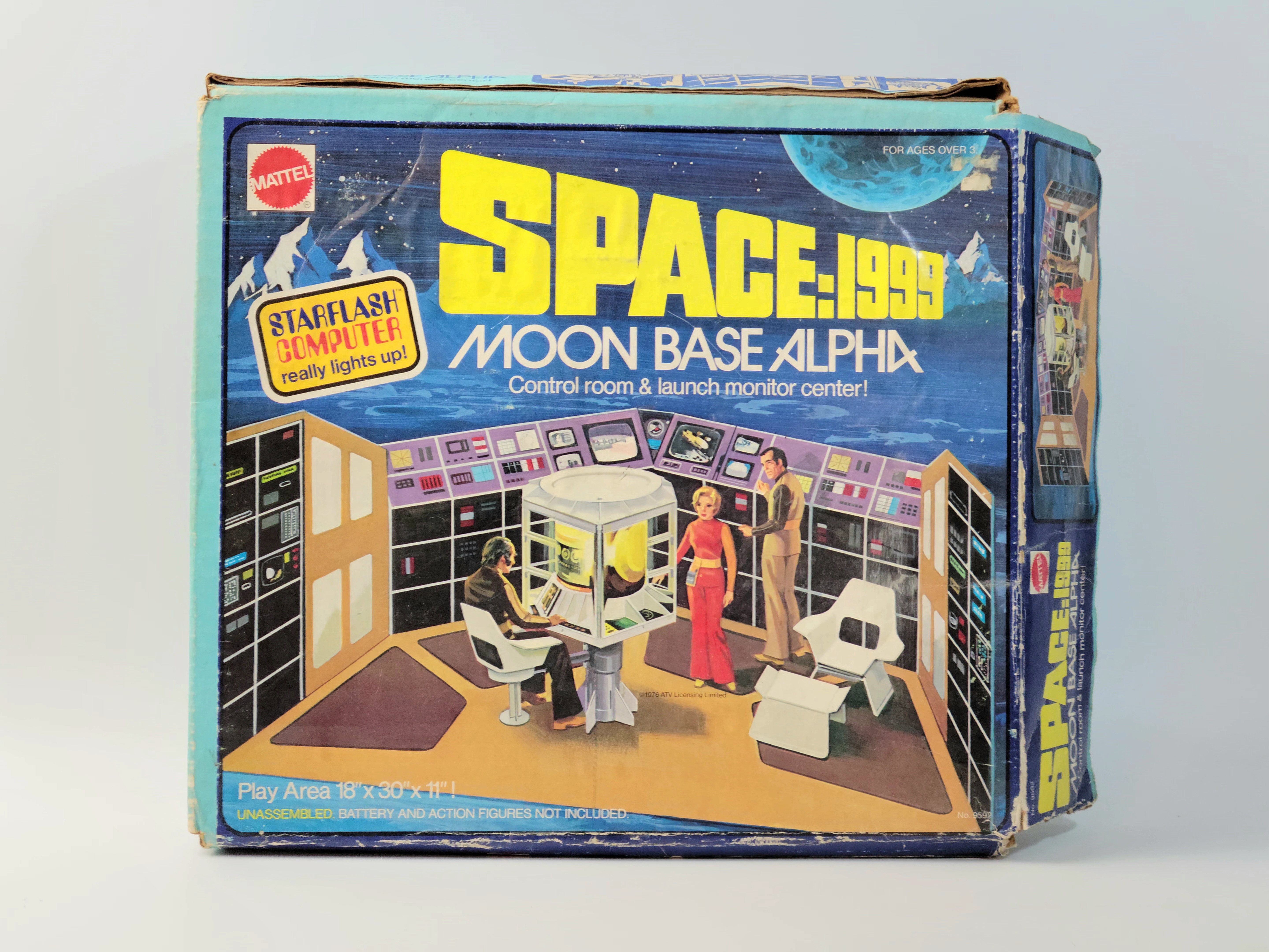 Space:1999 Moon Base Alpha Control Room & Launch Monitor Playset & Commander Koenig