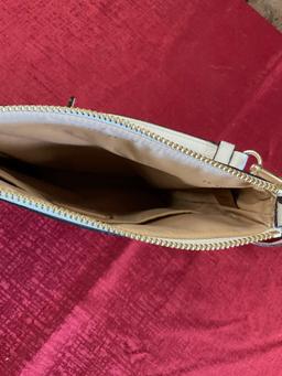 Coach purse, zipper works, good condition