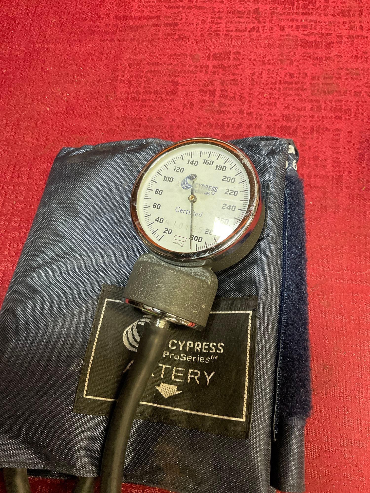 Cypress Proseries sphygmomanometer blood pressure cuff & stethoscope