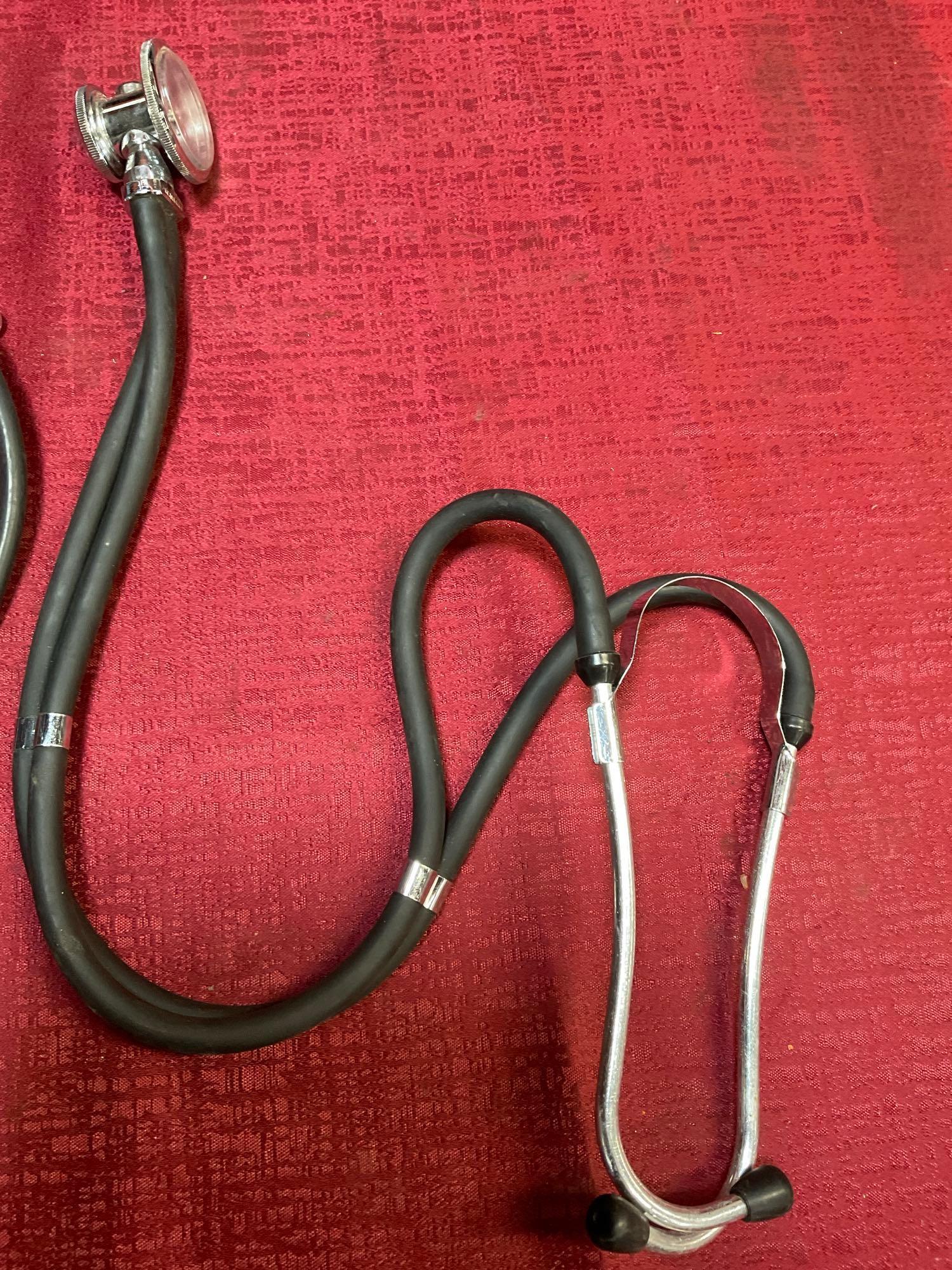 Cypress Proseries sphygmomanometer blood pressure cuff & stethoscope