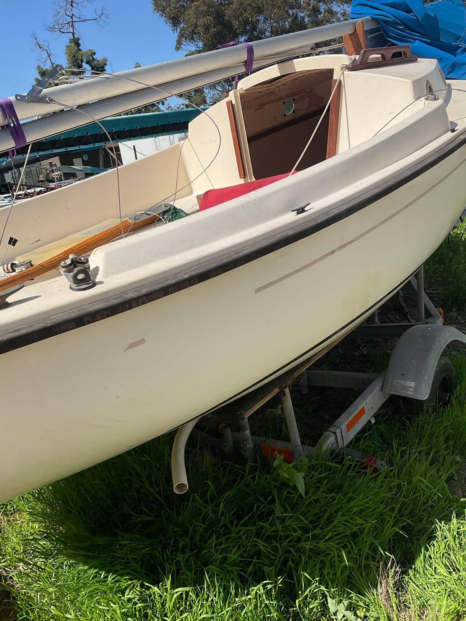 1982 Hutchins 16' Compac sailboat with Magic Tilt trailer & Evinrude motor ( runs)